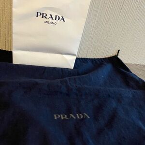 PRADA dustbag + shopping bags